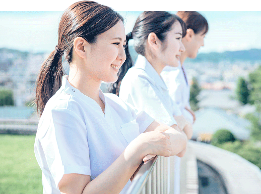 3人の職員の写真